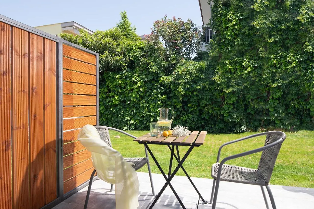 Apartment Kochyli Garden Studios Nea Plagia