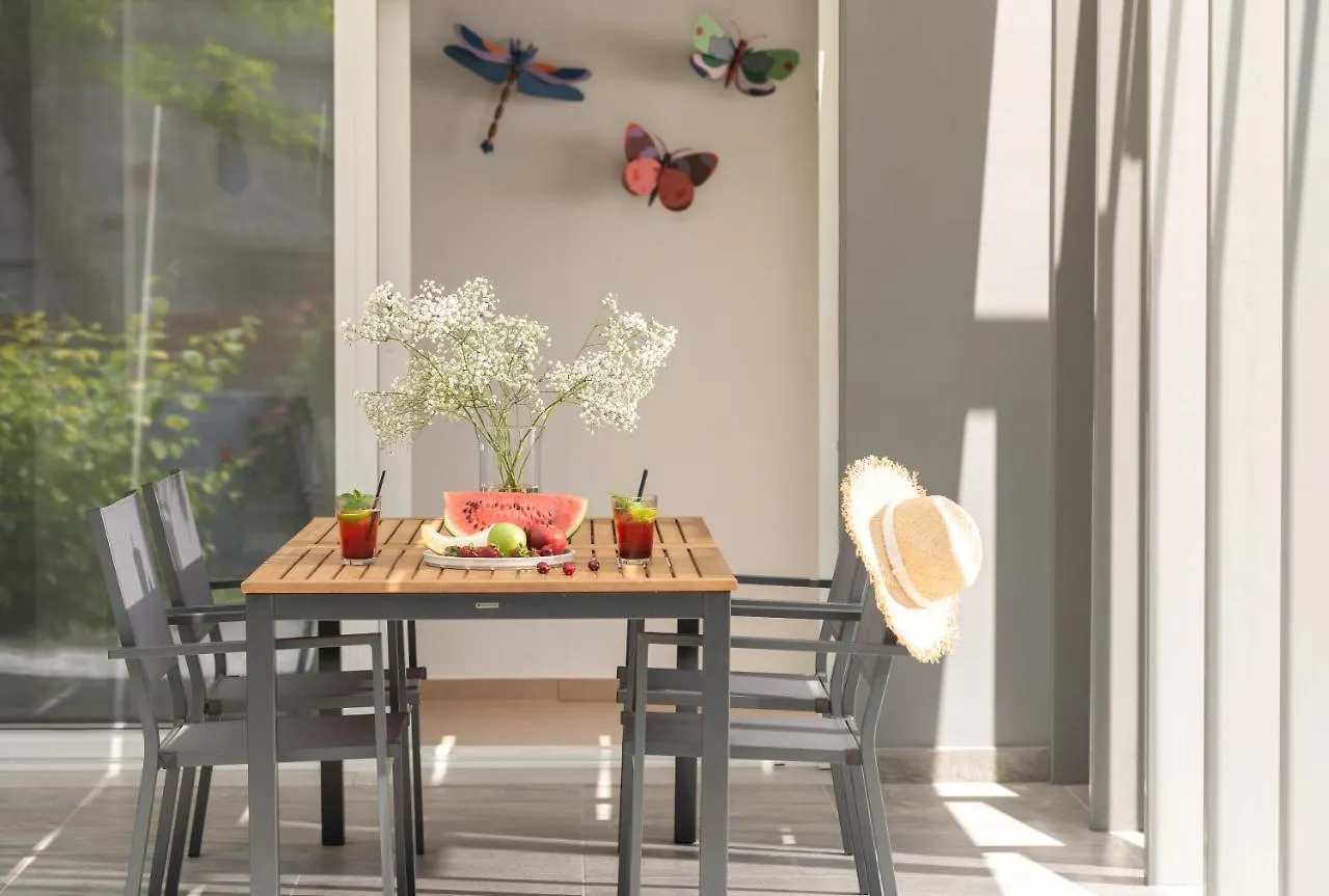 ניאה פלאגיה Kochyli Garden Studios